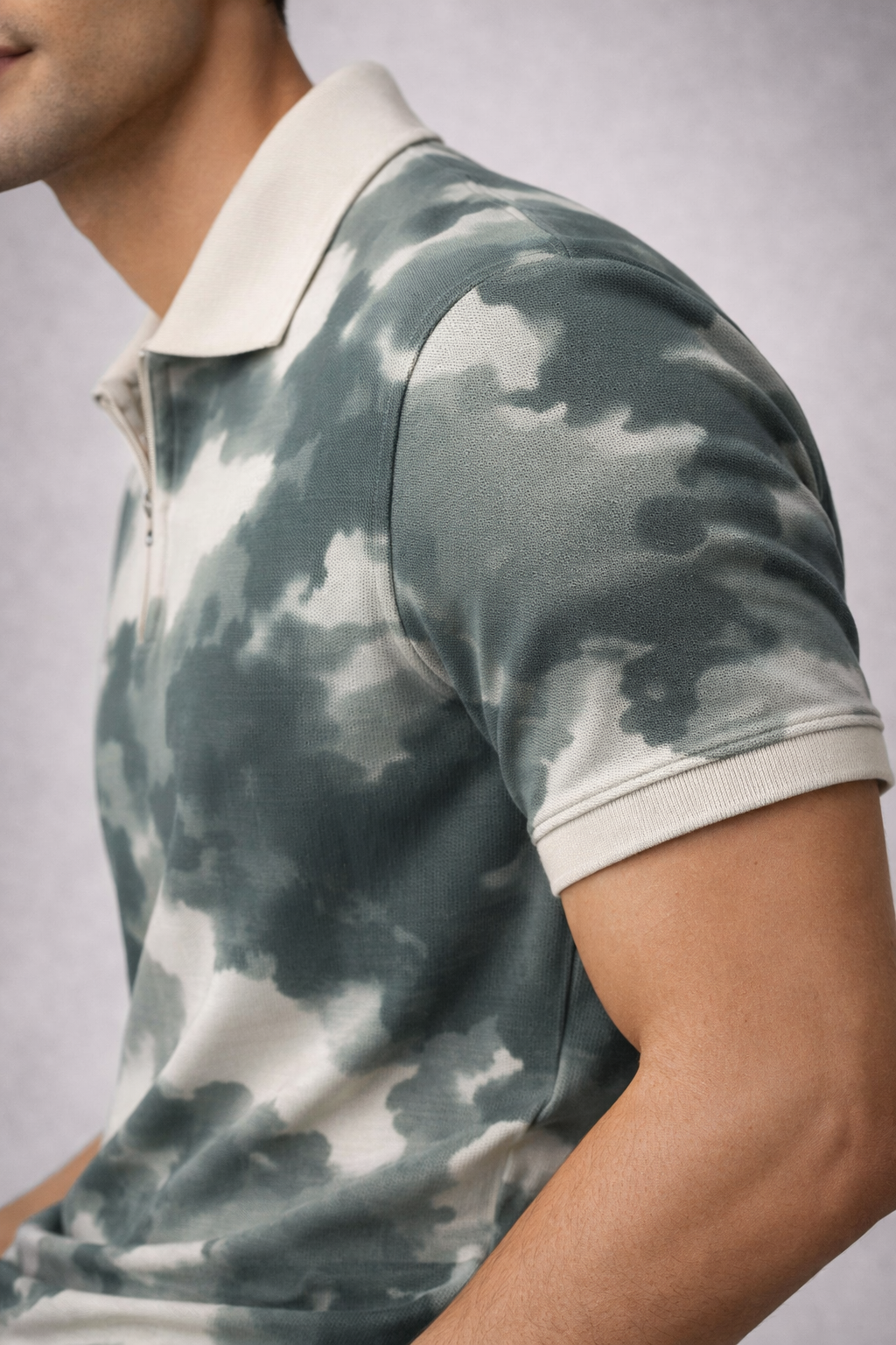 Mens half sleeve zipper t-shirt