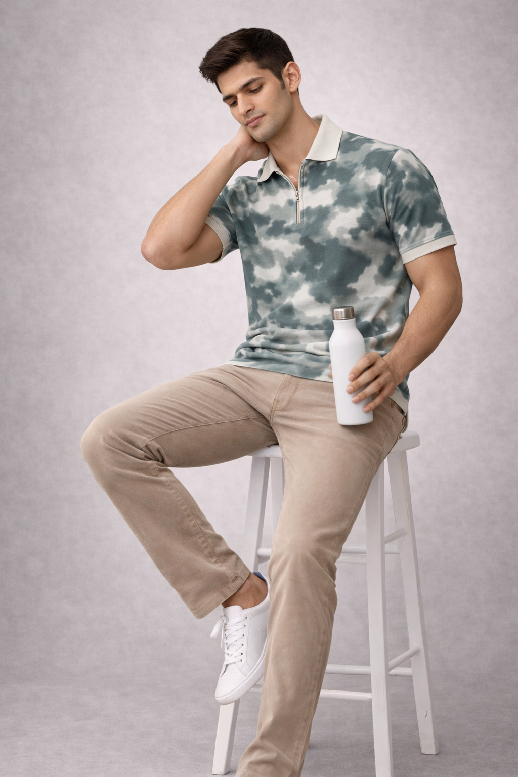 Mens half sleeve zipper t-shirt